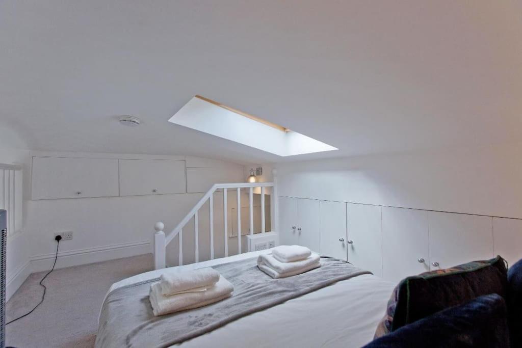 Cosy 2 Bed Modern Mews - Kings Cross London